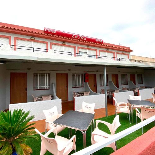 Restaurante y alojamiento en primera línea de playa 03